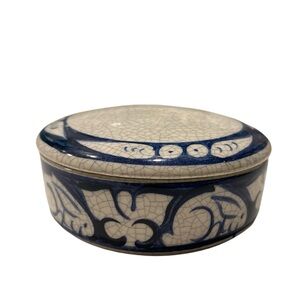 Vintage Dedham Pottery Rabbit Trinket Case, Larger Size 3 3/4”